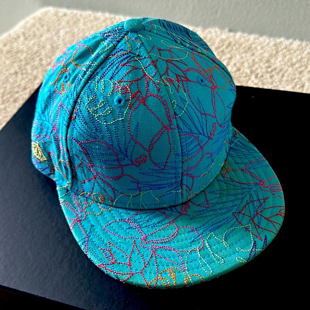 Fitted Hawaii 7 1/8 original Kala